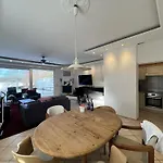 Grosse Terrassenwohnung Mit Seeblick *