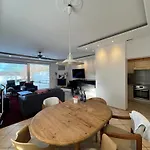 Grosse Terrassenwohnung Mit Seeblick
