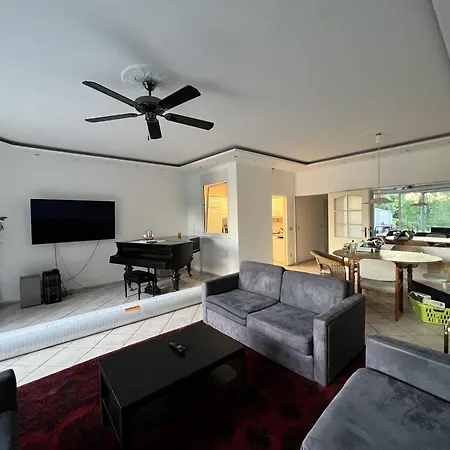 Daire Grosse Terrassenwohnung Mit Seeblick *